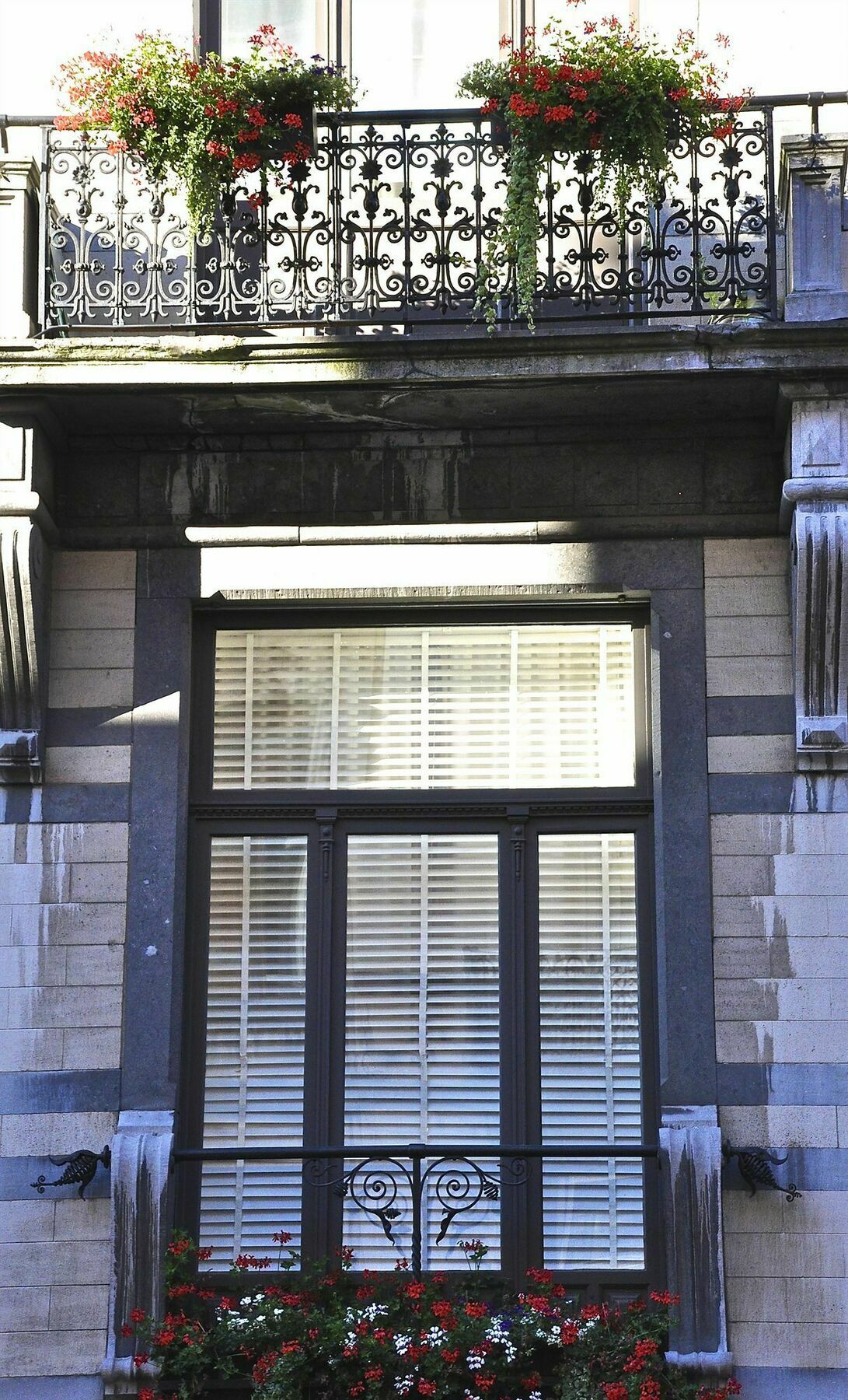 B&B Un Jardin En Ville Saint-Gilles Exterior foto